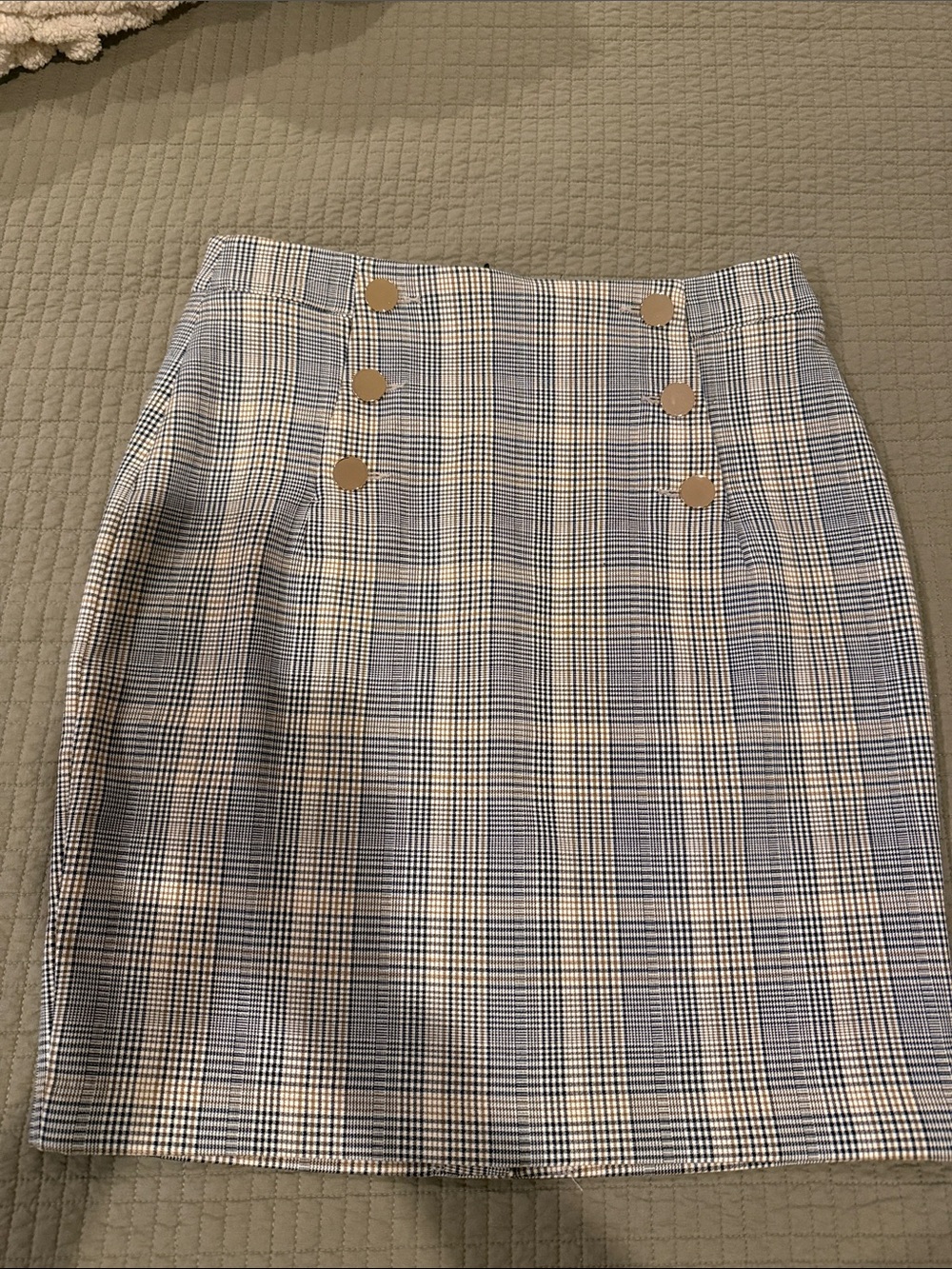 Plaid Button-Front Pencil Skirt in Black, White & gold